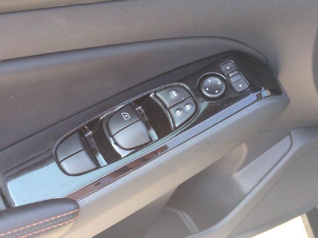 Used 2025 Nissan Altima 2.5 SR FWD image 13