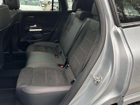 Certified 2025 Mercedes-Benz GLA 250 4MATIC image 40