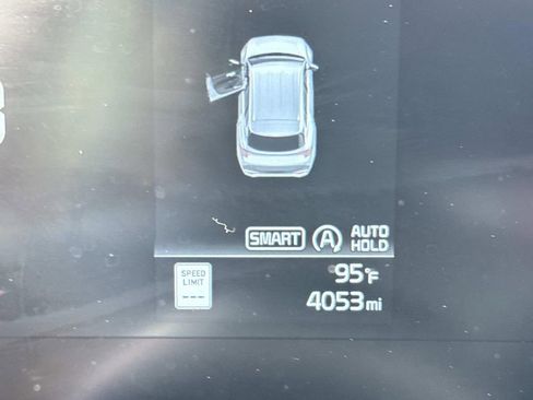 Used 2025 Kia Sportage LX image 34