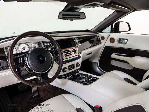 Used 2018 Rolls-Royce Dawn RWD image 4