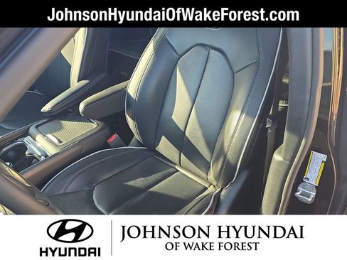 Used 2022 Chrysler Pacifica Limited w/ S Appearance Package image 25