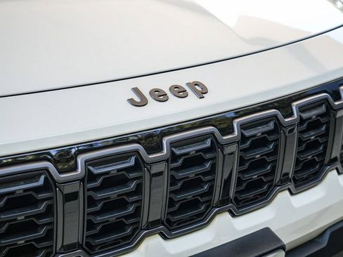 New 2026 Jeep Cherokee Limited image 9