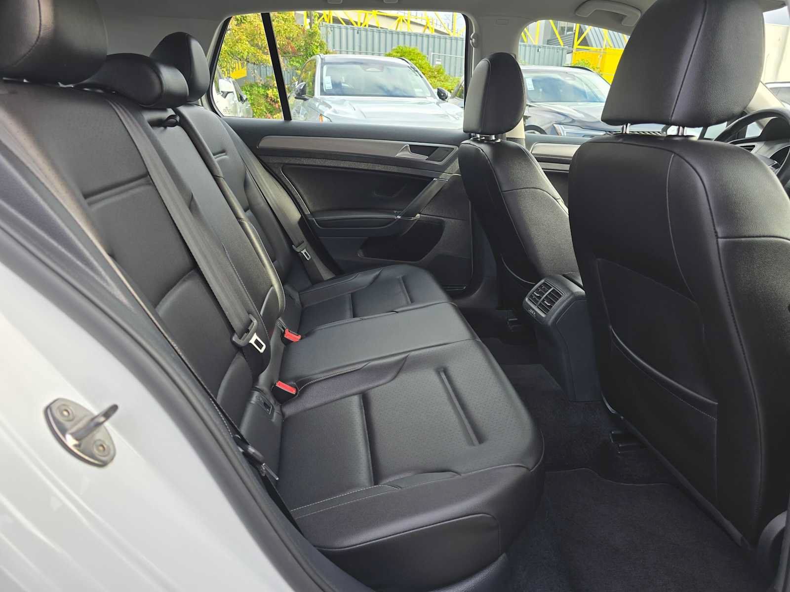 Used 2017 Volkswagen Golf Wolfsburg Edition FWD image 12