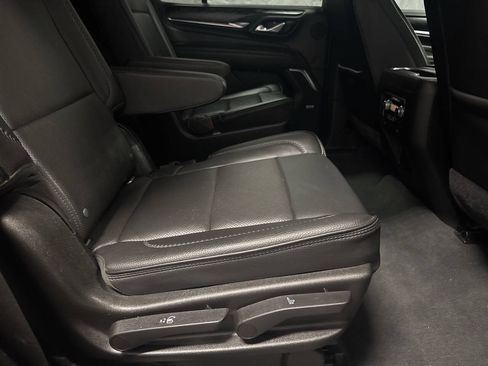 Used 2021 GMC Yukon Denali w/ Denali Premium Package AWD/4WD image 17