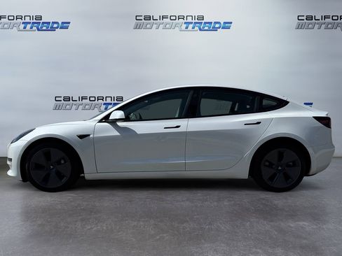 Used 2023 Tesla Model 3 Standard Range image 8