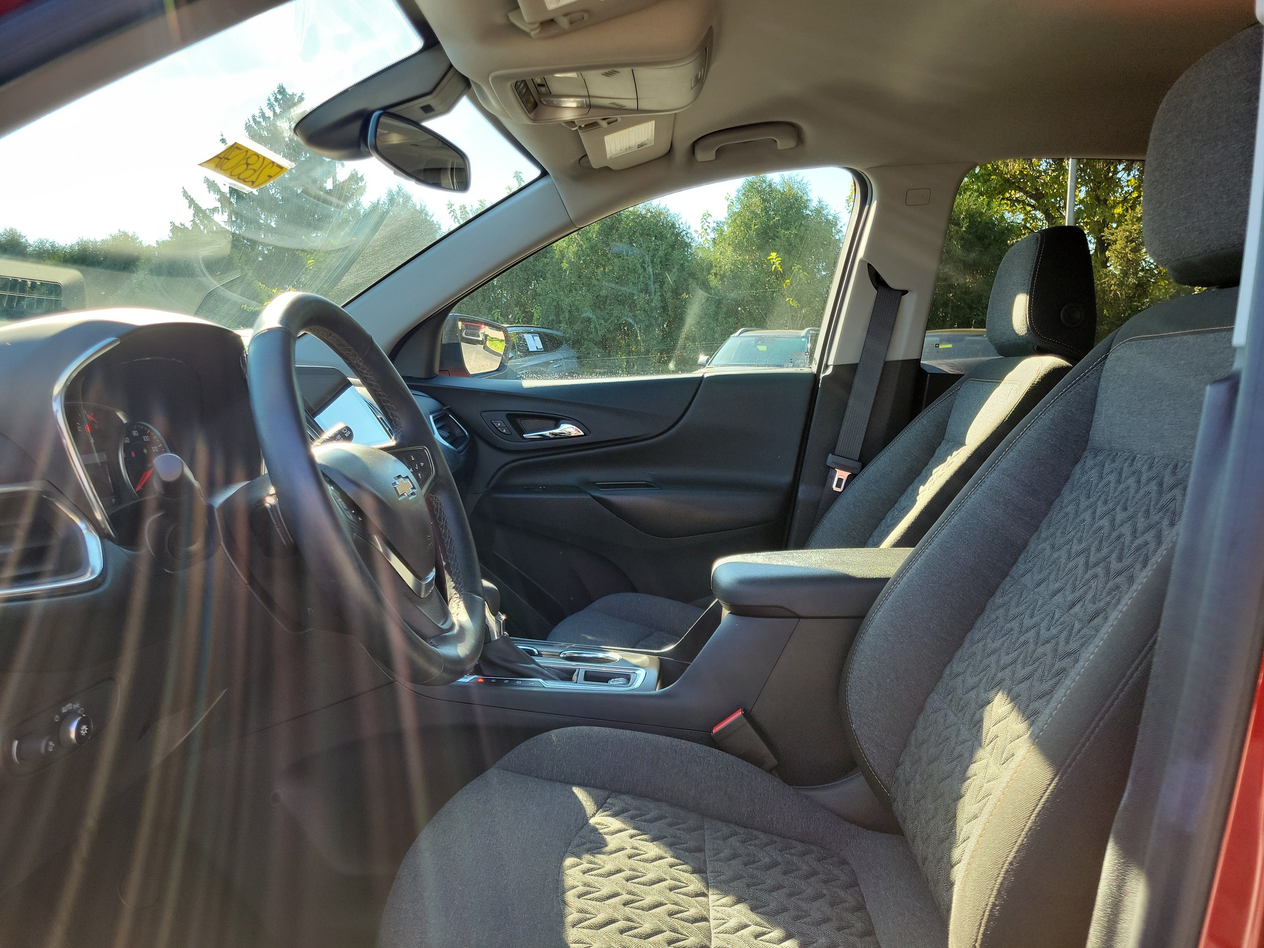 Used 2024 Chevrolet Equinox LT FWD image 15