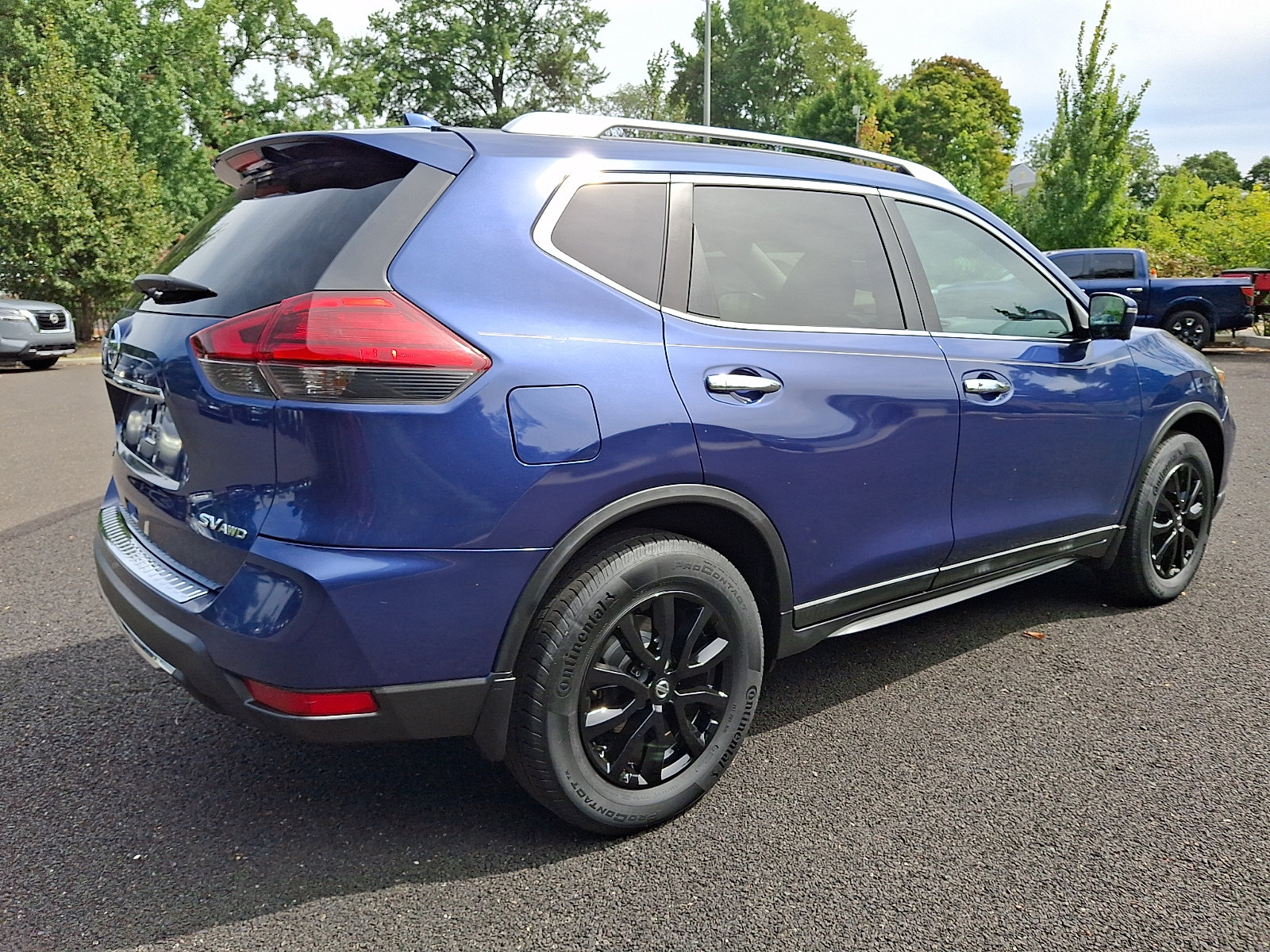 Used 2017 Nissan Rogue SV w/ SV Premium Package AWD/4WD image 6