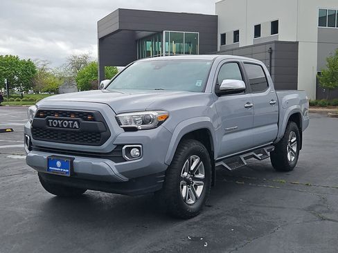 Used 2018 Toyota Tacoma Limited AWD/4WD image 1