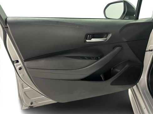 Used 2021 Toyota Corolla LE image 21