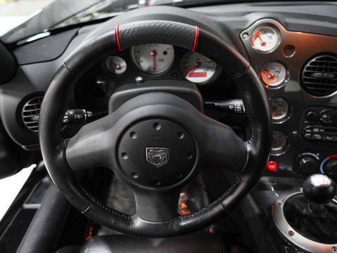 Used 2010 Dodge Viper ACR RWD image 10