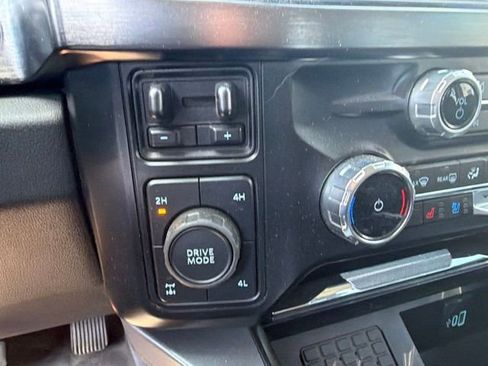Used 2024 Ford F250 Lariat w/ Sport Appearance Package AWD/4WD image 59