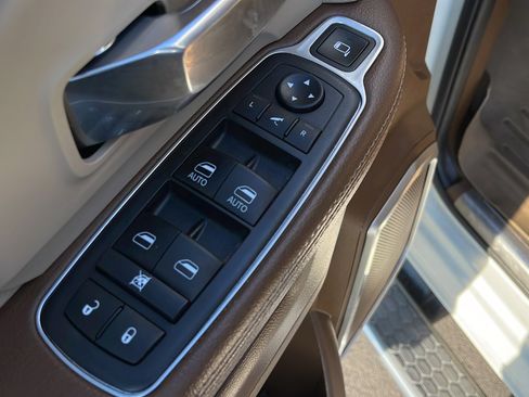 Used 2019 RAM 2500 Laramie image 24