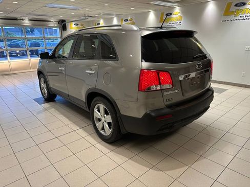 Used 2013 Kia Sorento EX FWD image 16