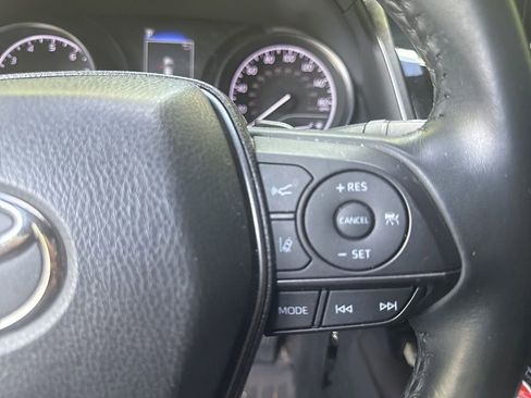 Used 2023 Toyota Camry SE FWD image 11