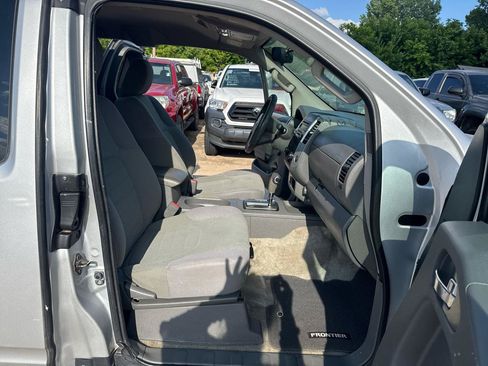 Used 2015 Nissan Frontier S RWD image 17