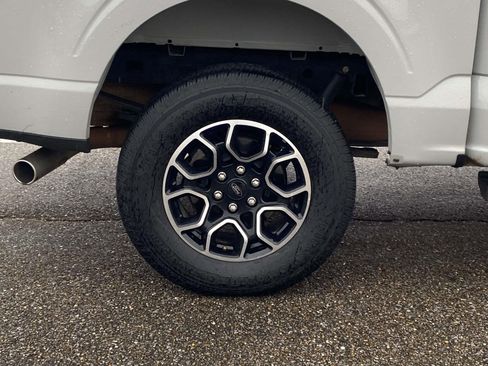 Used 2023 Ford F150 Lariat image 9