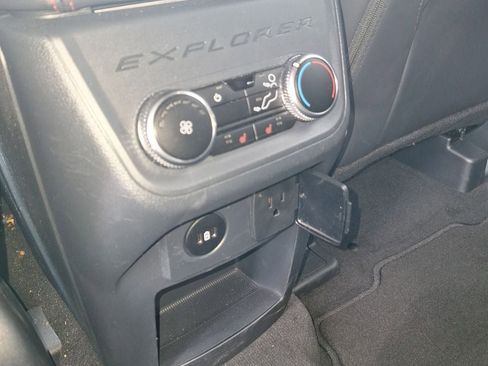 Used 2026 Ford Explorer ST-Line w/ ST-Line Street Pack AWD/4WD image 16