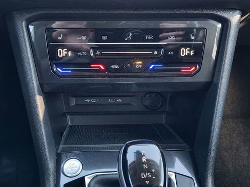 Used 2024 Volkswagen Tiguan SE image 20