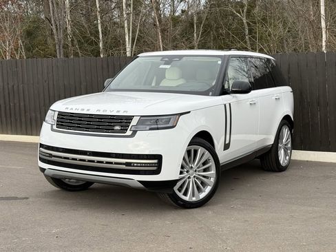New 2025 Land Rover Range Rover SE image 1