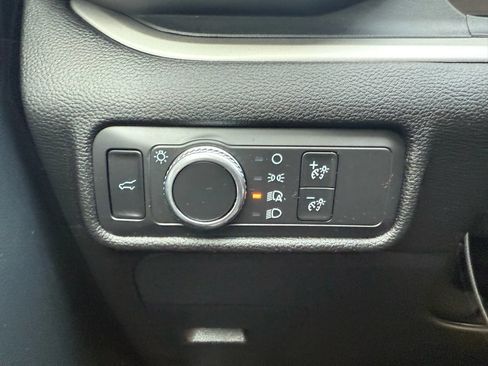 Used 2021 Ford Explorer XLT AWD/4WD image 17