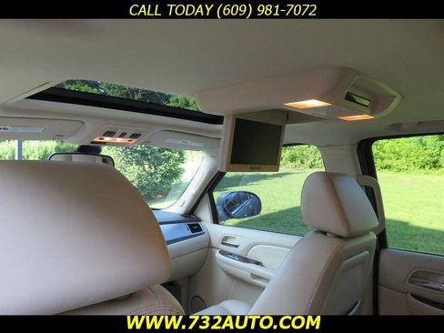 Used 2007 Cadillac Escalade AWD w/ Information Package image 31