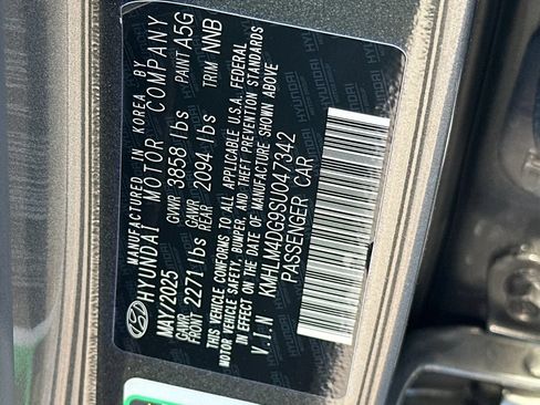 Certified 2025 Hyundai Elantra Sport FWD image 34