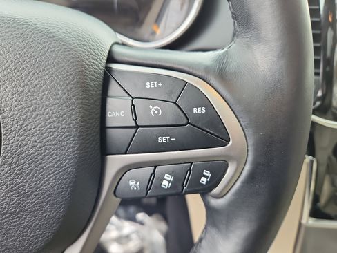 Used 2020 Jeep Grand Cherokee Limited w/ Luxury Group II image 20