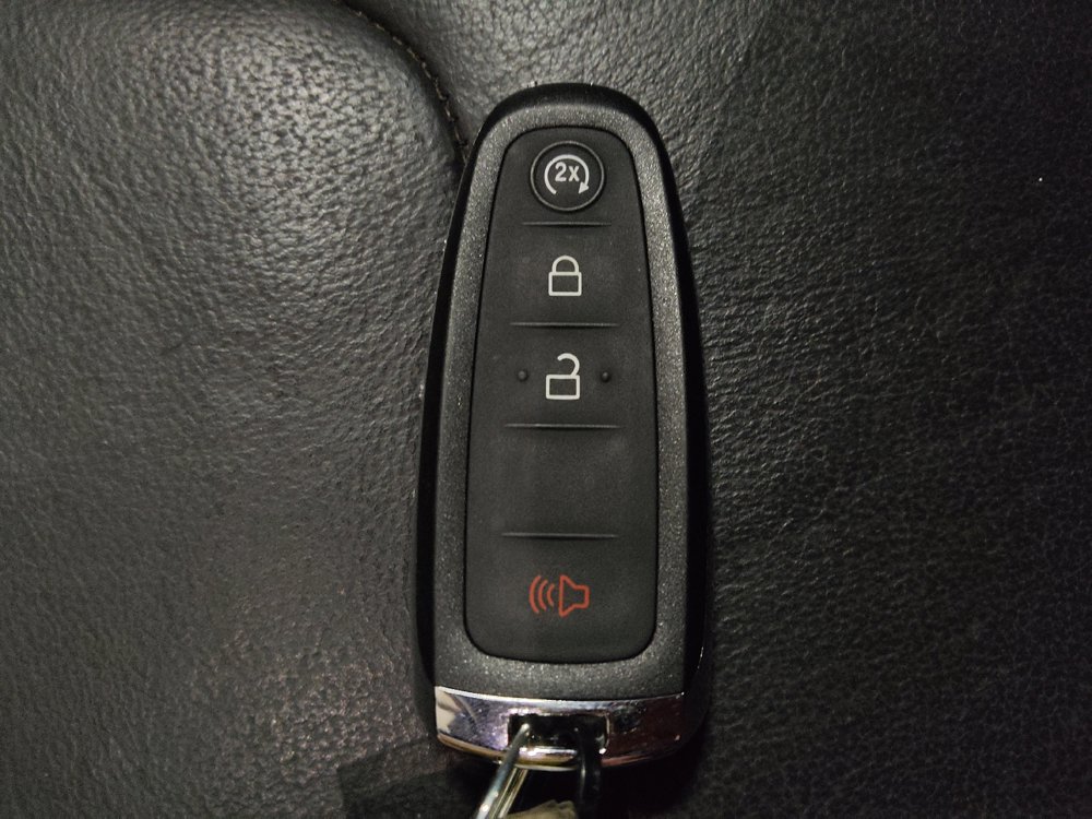 Used 2018 Ford Focus Titanium w/ Titanium Technology Package FWD image 32