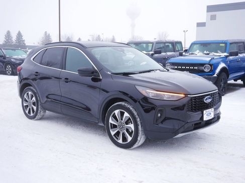 Certified 2024 Ford Escape Platinum image 3