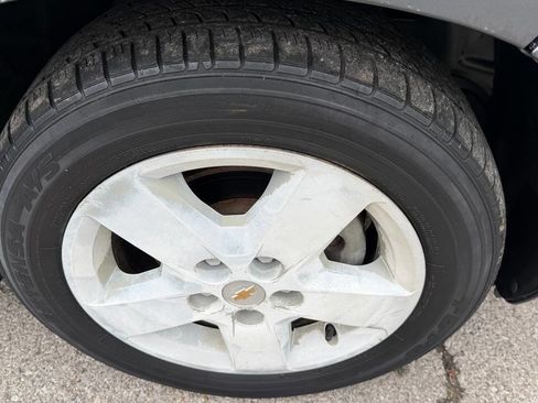 Used 2010 Chevrolet HHR LT image 34