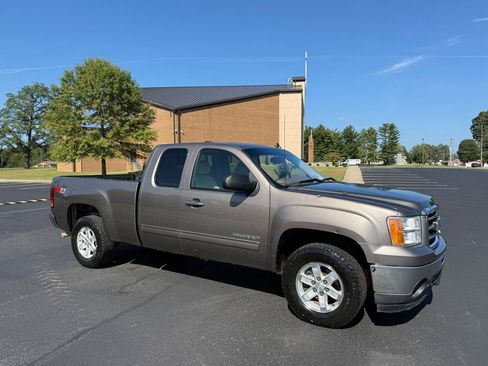 Used 2012 GMC Sierra 1500 SLE w/ Power Tech Package AWD/4WD image 4