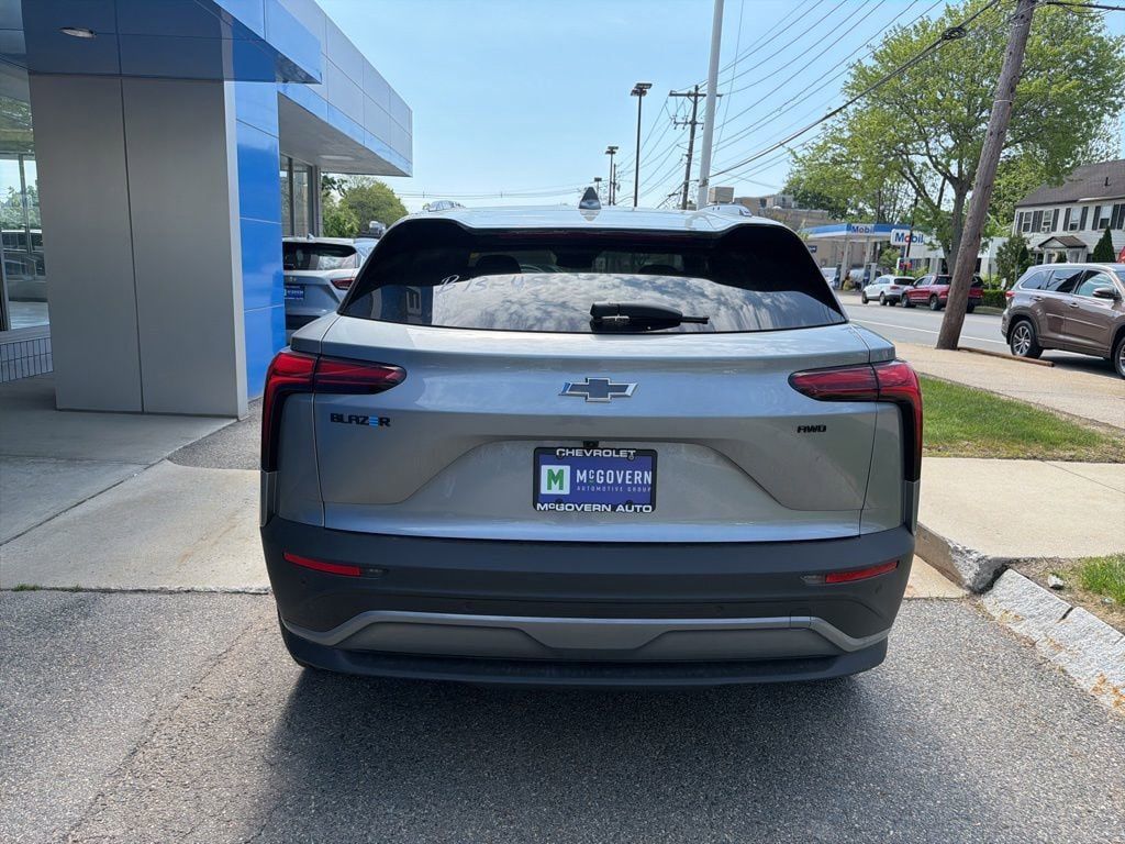 New 2025 Chevrolet Blazer EV LT AWD/4WD image 4