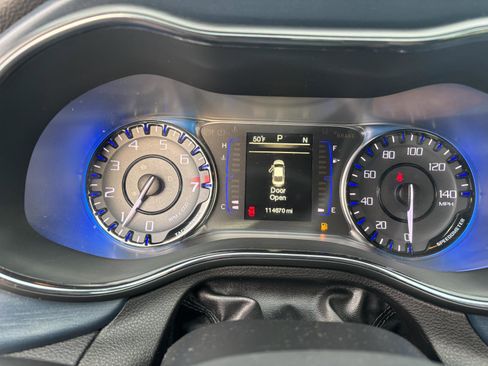 Used 2015 Chrysler 200 S w/ Comfort Group image 17