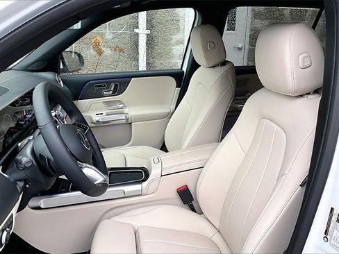 New 2026 Mercedes-Benz GLB 250 4MATIC image 9