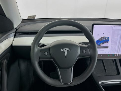 Used 2024 Tesla Model Y Long Range AWD/4WD image 16