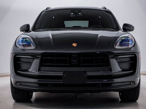 Certified 2025 Porsche Macan AWD/4WD image 6