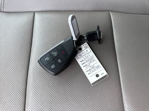 Used 2023 Chevrolet Silverado 1500 LTZ AWD/4WD image 34