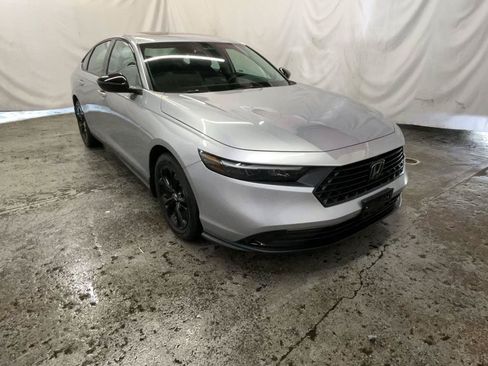 Used 2025 Honda Accord SE image 1