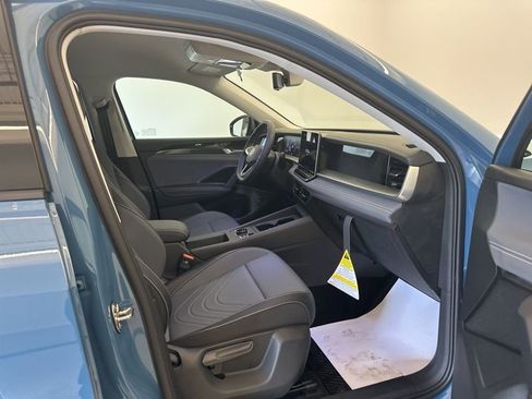 New 2026 Volkswagen Tiguan SE AWD/4WD image 23
