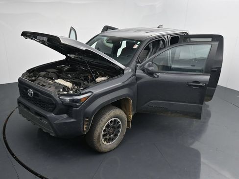 Used 2024 Toyota Tacoma TRD Off-Road AWD/4WD image 34