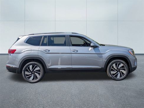 New 2025 Volkswagen Atlas SEL image 2