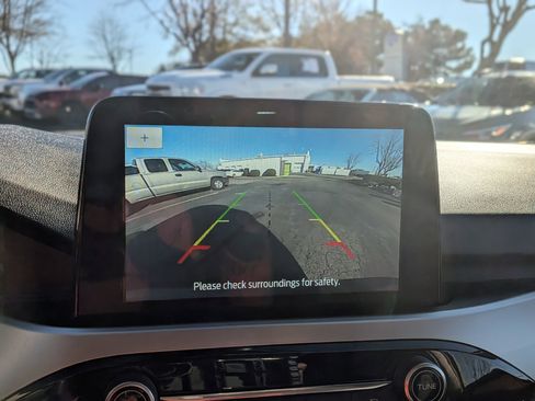 Used 2020 Ford Escape SE image 28