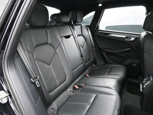 Certified 2022 Porsche Macan S image 27