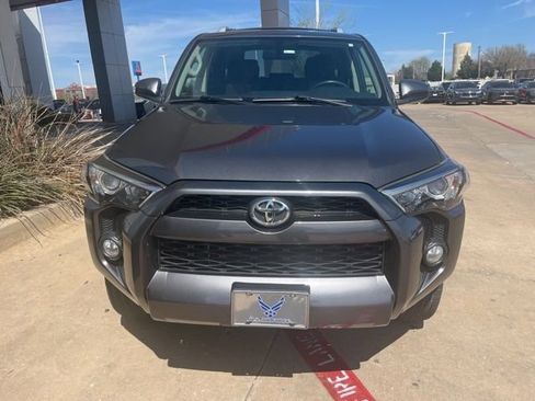 Used 2017 Toyota 4Runner SR5 image 3