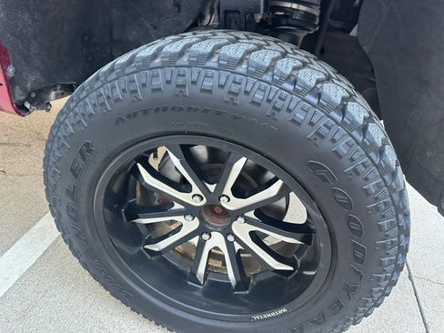 Used 2019 Chevrolet Silverado 1500 RST AWD/4WD image 6