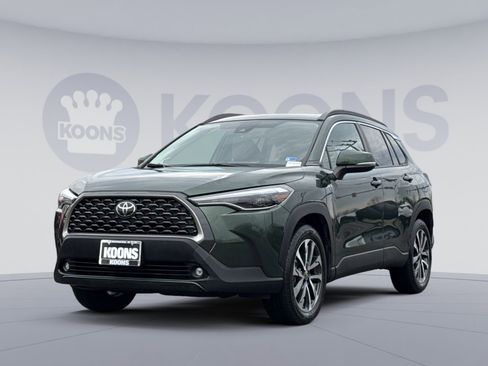 Used 2022 Toyota Corolla Cross XLE w/ Convenience Package image 1