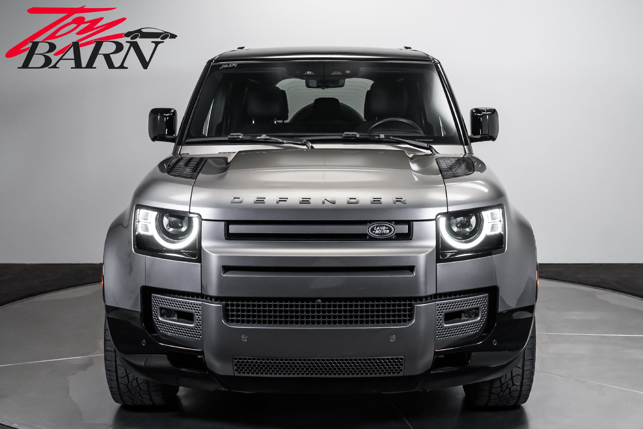 Used 2024 Land Rover Defender 110 X-Dynamic SE AWD/4WD image 8