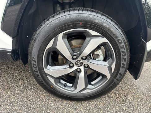 Certified 2025 Toyota RAV4 SE image 19