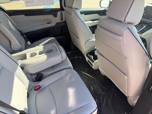 New 2026 Honda Odyssey Touring image 27