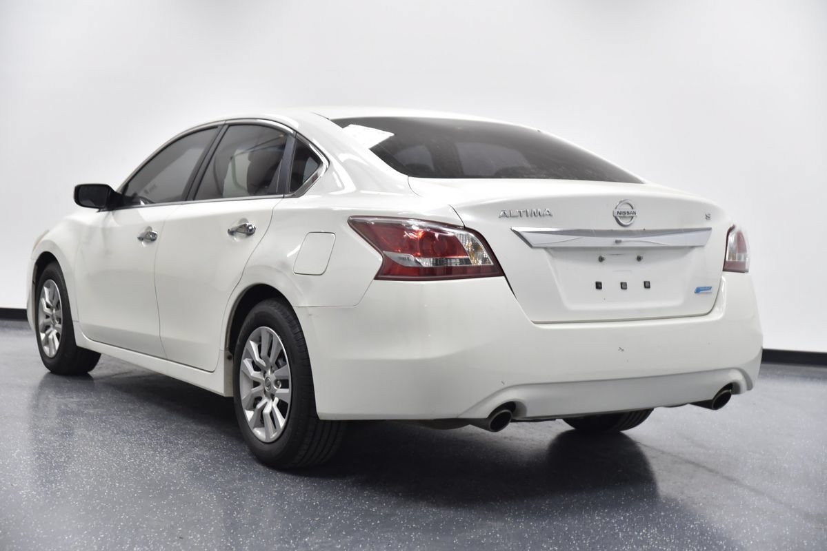 Used 2013 Nissan Altima 2.5 S FWD image 5